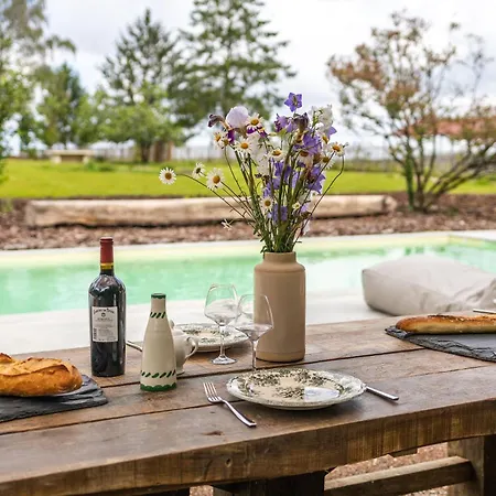 La Feredie Holiday home La Chapelle-Montabourlet